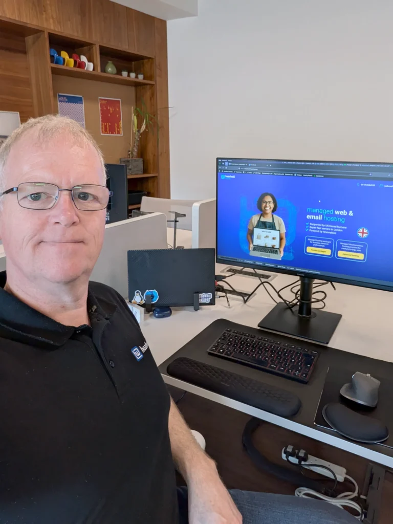 headwall Hosting work desk